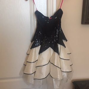 Betsey Johnson cocktail dress size 6